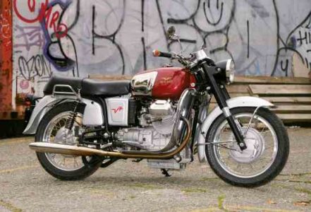 Past Perfect: Moto Guzzi V700 Special Image